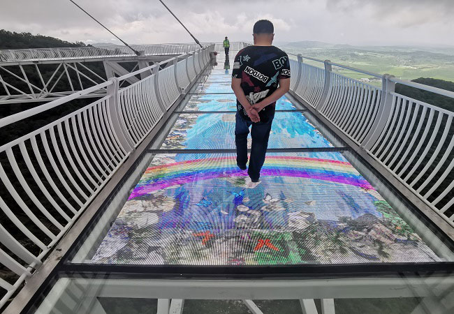 60 sqm of Glass plank road transparent special effects screen in Changchun, Shenlu Peak 